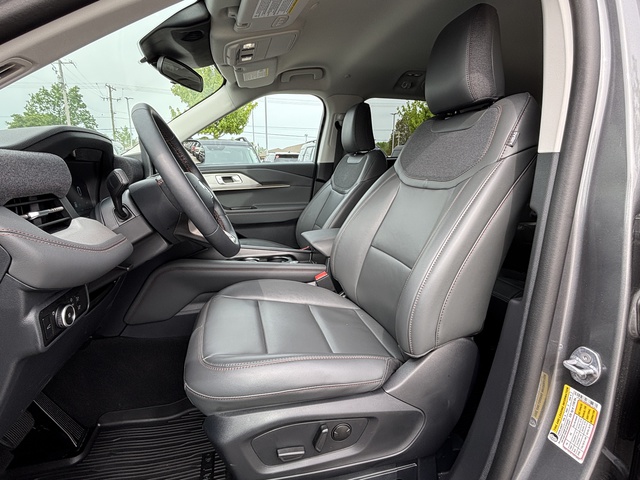 2025 Ford Explorer Active RWD