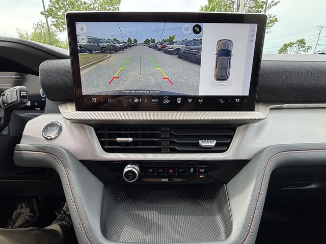 2025 Ford Explorer Active RWD
