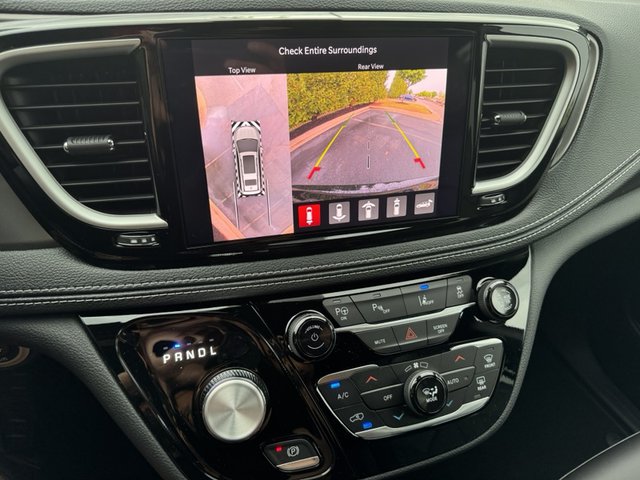 2025 Chrysler Pacifica Hybrid Select FWD