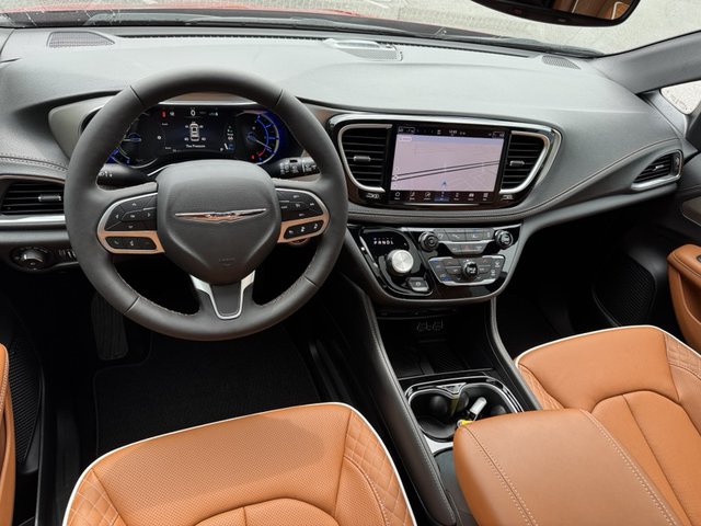 2025 Chrysler Pacifica Hybrid Pinnacle FWD Hybrid
