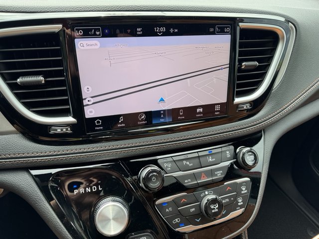 2025 Chrysler Pacifica Hybrid Pinnacle FWD Hybrid