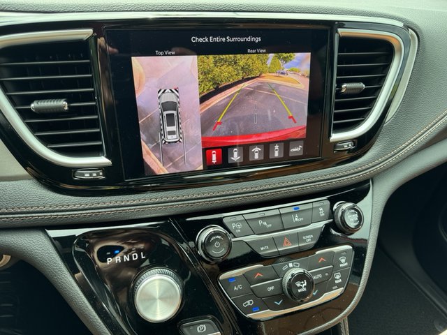 2025 Chrysler Pacifica Hybrid Pinnacle FWD Hybrid