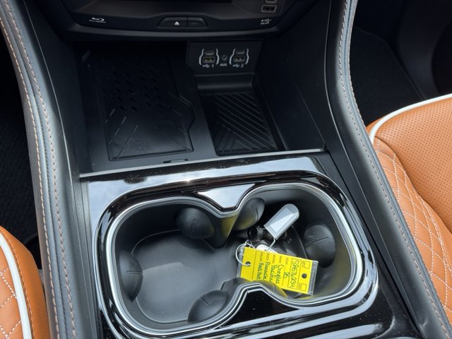 2025 Chrysler Pacifica Hybrid Pinnacle FWD Hybrid