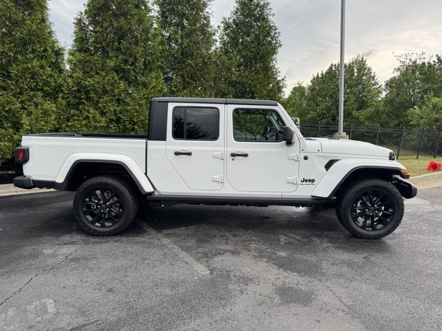 2025 Jeep Gladiator Nighthawk 4WD