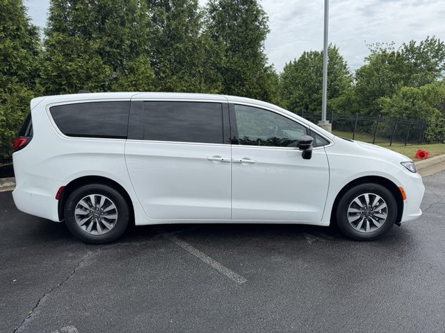 2025 Chrysler Pacifica Hybrid Select FWD