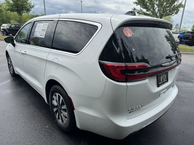 2025 Chrysler Pacifica Hybrid Select FWD