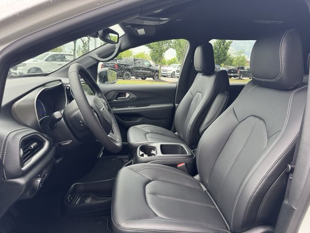 2025 Chrysler Pacifica Hybrid Select FWD