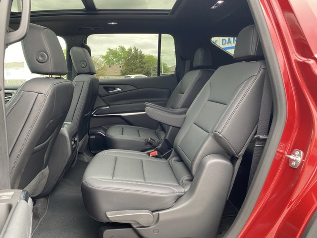2025 Chevrolet Traverse LT FWD