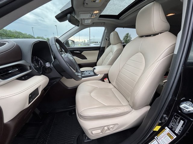 2022 Toyota Highlander XLE FWD