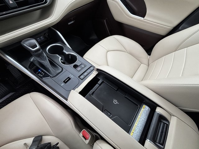 2022 Toyota Highlander XLE FWD