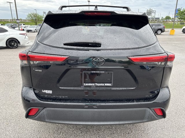 2022 Toyota Highlander XLE FWD