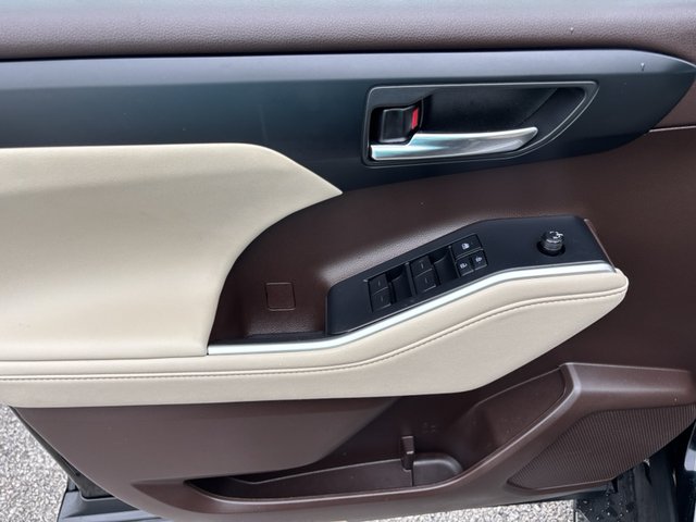 2022 Toyota Highlander XLE FWD