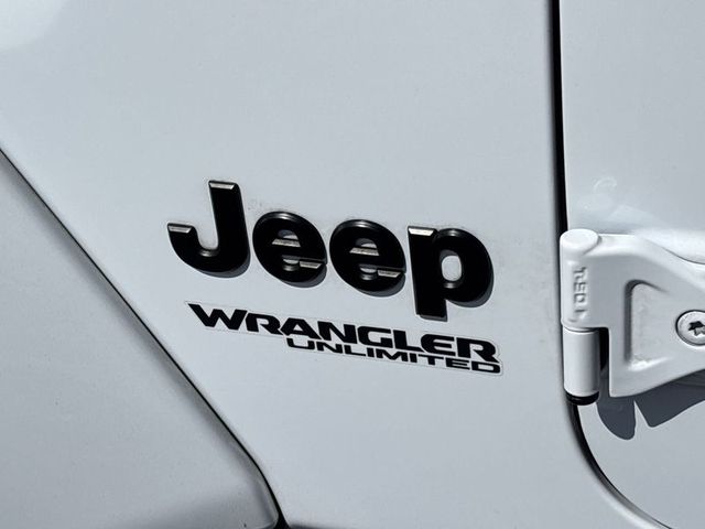 2020 Jeep Wrangler Unlimited Sahara Altitude 4WD