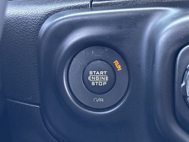 2020 Jeep Wrangler Unlimited Sahara Altitude 4WD