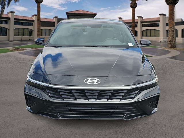 2025 Hyundai Elantra SE AWD