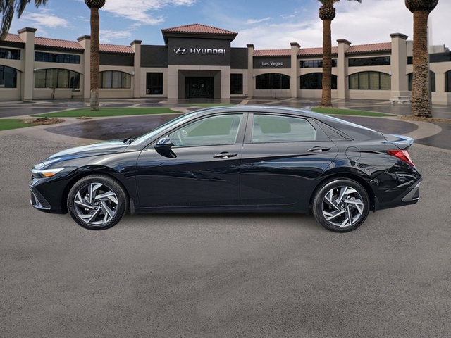 2025 Hyundai Elantra SE AWD