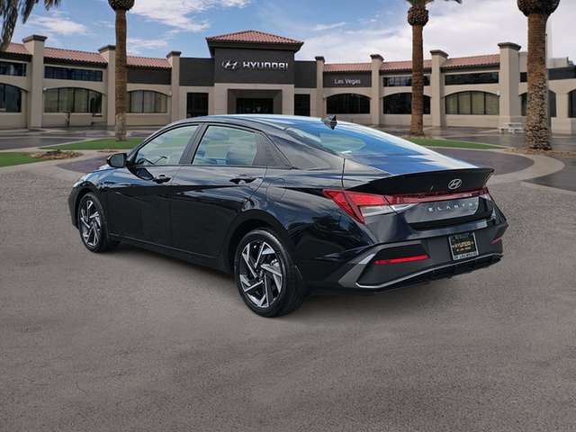 2025 Hyundai Elantra SE AWD