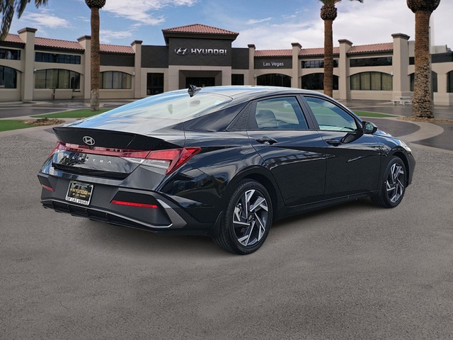 2025 Hyundai Elantra SE AWD
