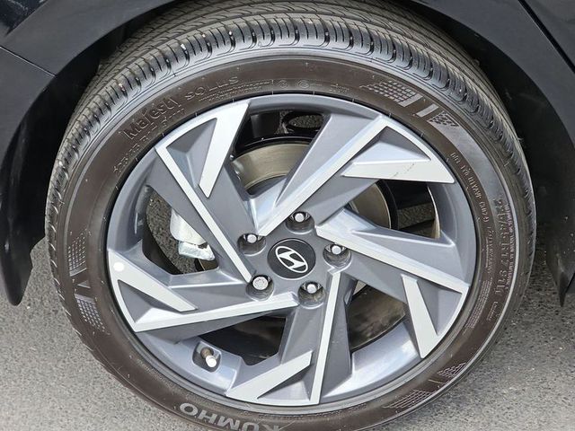 2025 Hyundai Elantra SE AWD
