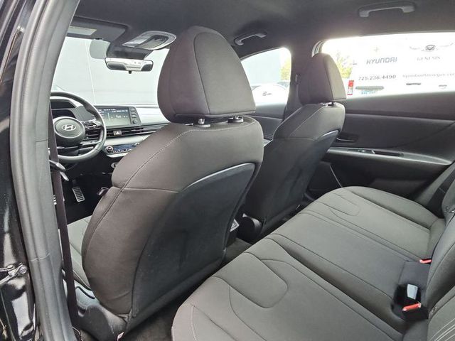 2025 Hyundai Elantra SE AWD