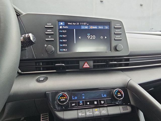 2025 Hyundai Elantra SE AWD