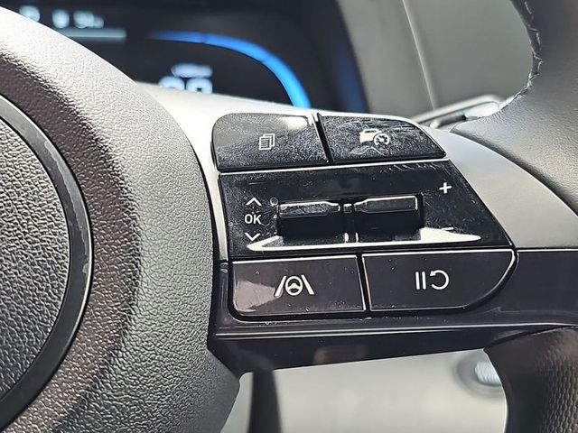 2025 Hyundai Elantra SE AWD