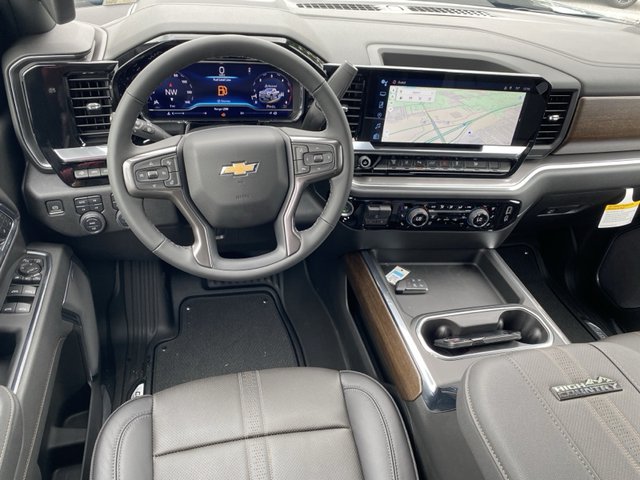 2025 Chevrolet Silverado 3500HD High Country 4WD 172WB