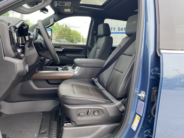 2025 Chevrolet Silverado 3500HD High Country 4WD 172WB