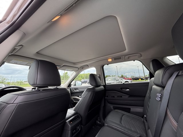 2024 Nissan Pathfinder Platinum 4WD