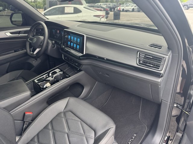 2024 Volkswagen Atlas 2.0T SE w/Tech FWD Cross Spo