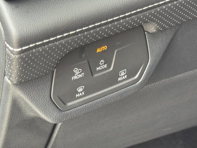 2024 Volkswagen Atlas 2.0T SE w/Tech FWD Cross Spo