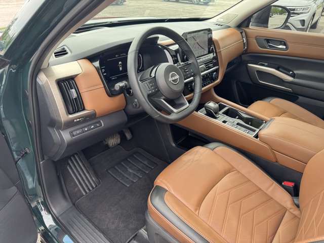 2023 Nissan Pathfinder Platinum 2WD