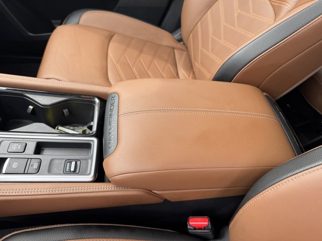 2023 Nissan Pathfinder Platinum 2WD