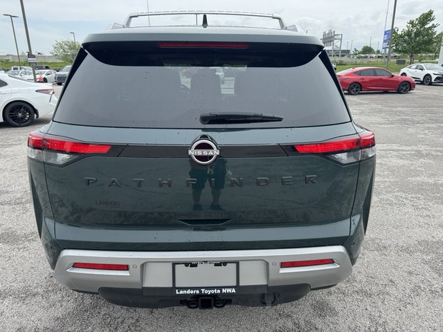 2023 Nissan Pathfinder Platinum 2WD
