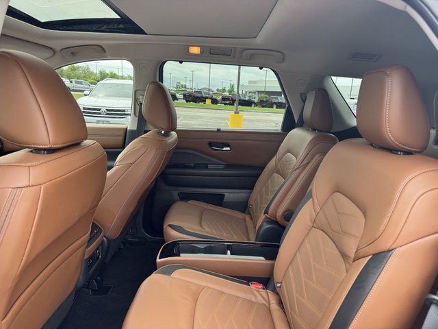2023 Nissan Pathfinder Platinum 2WD