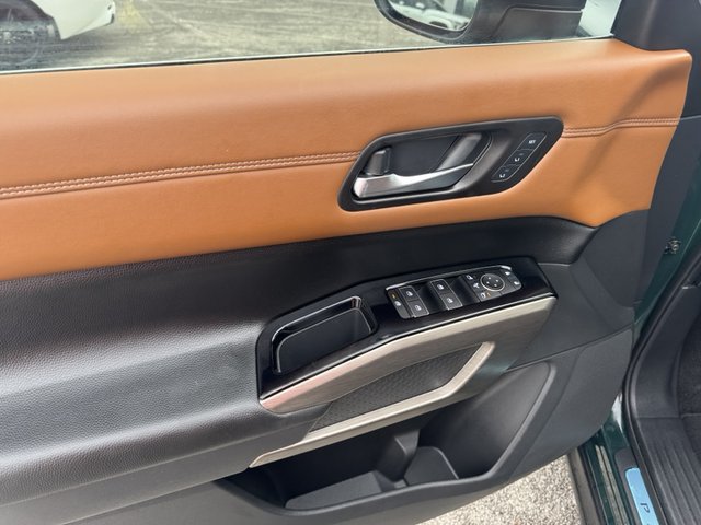 2023 Nissan Pathfinder Platinum 2WD