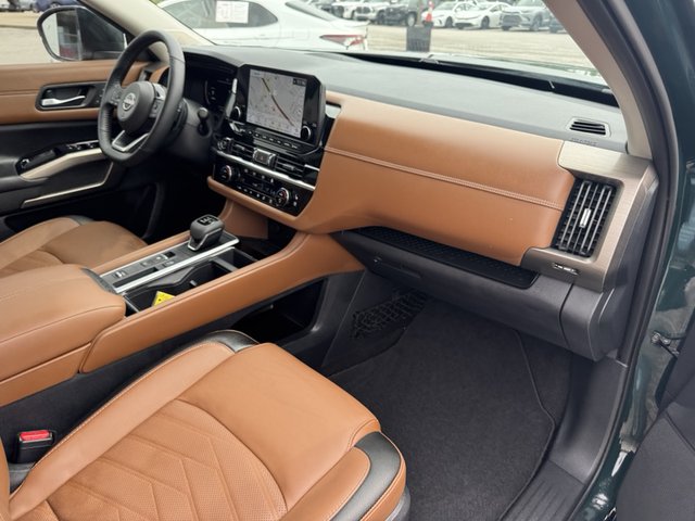 2023 Nissan Pathfinder Platinum 2WD