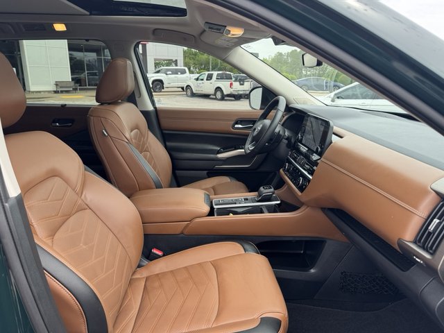 2023 Nissan Pathfinder Platinum 2WD