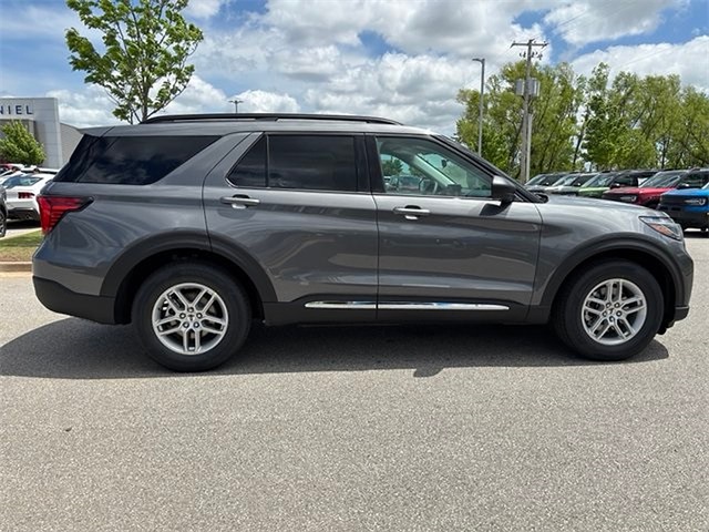 2025 Ford Explorer Active RWD