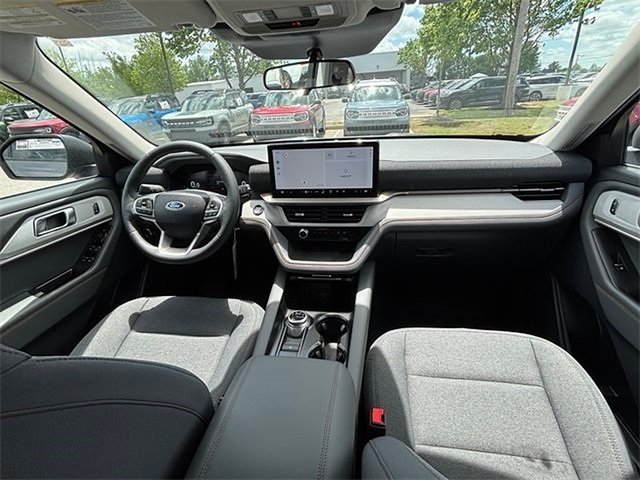2025 Ford Explorer Active RWD