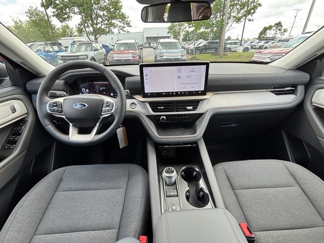 2025 Ford Explorer Active RWD