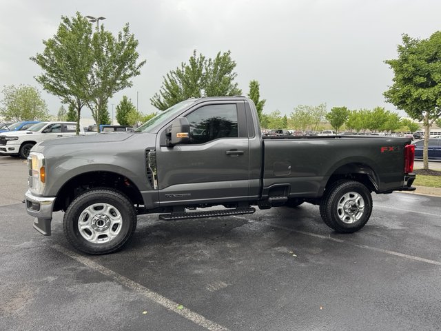 2025 Ford F-350 XLT 4WD