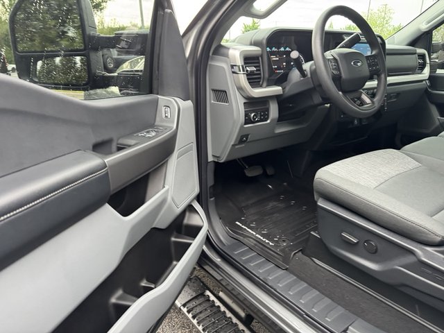 2025 Ford F-350 XLT 4WD