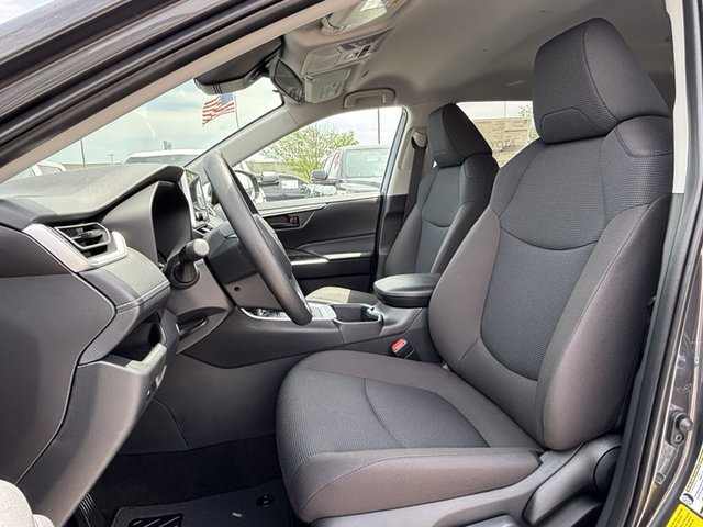 2025 Toyota RAV4 LE FWD