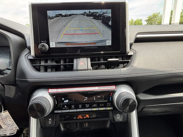 2025 Toyota RAV4 LE FWD