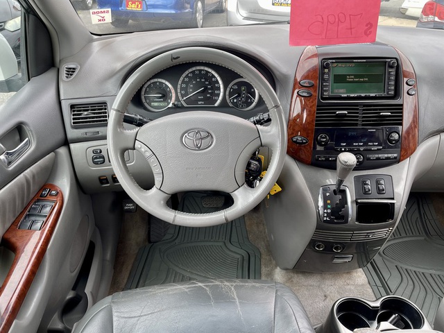 2005 Toyota Sienna XLE 7-Pass FWD