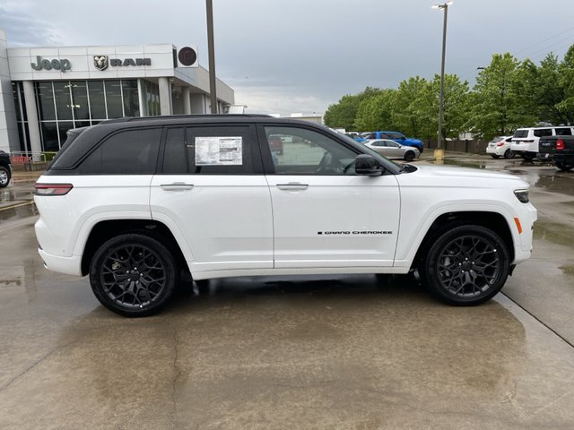2025 Jeep Grand Cherokee Summit Reserve 4WD