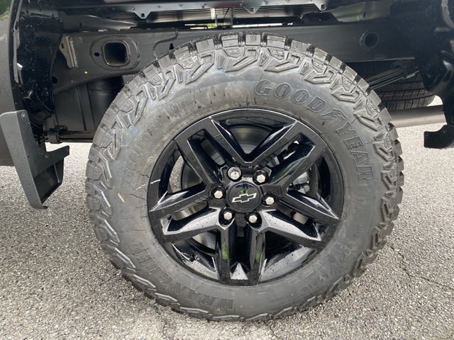2025 Chevrolet Silverado 1500 Custom Trail Boss 4WD 147WB
