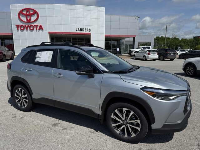 2025 Toyota Corolla XLE FWD Cross