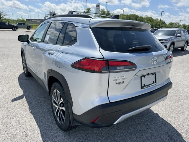 2025 Toyota Corolla XLE FWD Cross